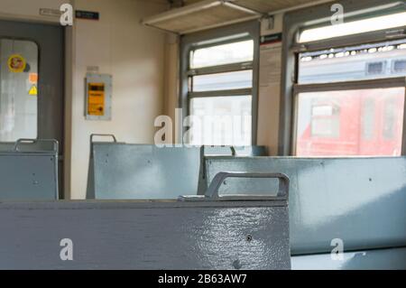 In una vecchia auto elettrica. Treno elettrico suburbano Foto Stock