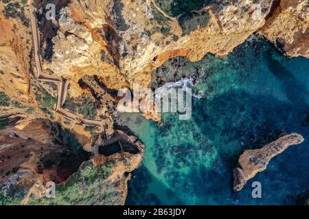 Veduta aerea di Ponta da Piedade in Algarve in Portogallo Foto Stock