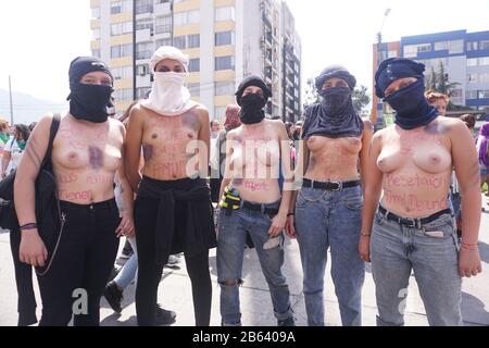 Le donne celebrano la giornata internazionale delle donne nella città di Bogotà Foto Stock