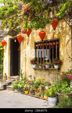 Vietnam Hoi An - Casa decorata con lanterne in Hoi An antica città, Vietnam, sud-est asiatico. Foto Stock