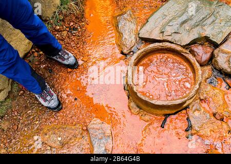Acqua minerale gassata da fonti Narzan nella Repubblica Kabardino-Balkar, Elbrus Foto Stock