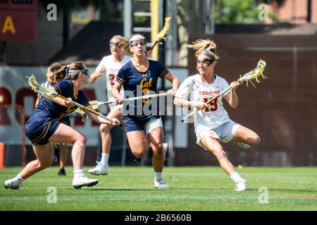 California del Sud Donne di Troy centrocampista Kerrigan Miller (19) durante un incontro NCAA lacrosse contro la California Golden Bears, domenica 8 marzo 2020, a Los Angeles, California, Stati Uniti. (Foto di IOS/Espa-Images) Foto Stock