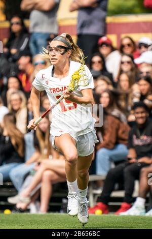 California del Sud Donne di Troy centrocampista Kerrigan Miller (19) durante un incontro NCAA lacrosse contro la California Golden Bears, domenica 8 marzo 2020, a Los Angeles, California, Stati Uniti. (Foto di IOS/Espa-Images) Foto Stock