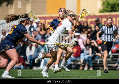 California del Sud Donne di Troy centrocampista Kaeli Huff (37) durante un incontro NCAA lacrosse contro la California Golden Bears, domenica 8 marzo 2020, a Los Angeles, California, Stati Uniti. (Foto di IOS/Espa-Images) Foto Stock