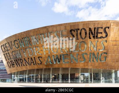 Wales Millennium Centre, Canolfan Mileniwm Cymru, Cardiff Bay, Cardiff, Galles Del Sud, Uk Spend 2004 Foto Stock