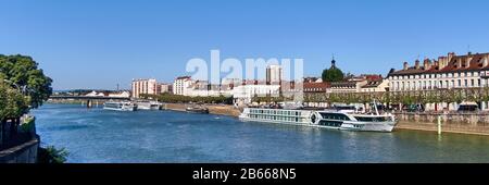 Europa, Francia, Chalon-sur-Saône, Bourgogne-Franche-Comté, dipartimento, Quai Gambetta, fiume Saône, Riverbank, Foto Stock