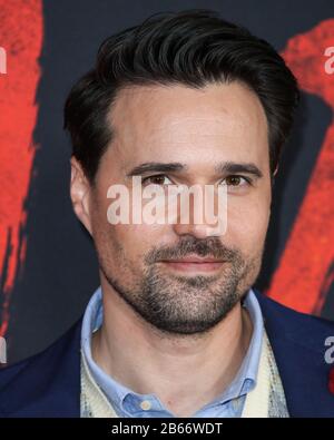 Hollywood, Stati Uniti. 09th Mar, 2020. Hollywood, LOS ANGELES, CALIFORNIA, Stati Uniti - 09 MARZO: Brett Dalton arriva alla prima mondiale del 'Mulan' di Disney che si tiene al Teatro El Capitan e al Dolby Theatre il 9 marzo 2020 a Hollywood, Los Angeles, California, Stati Uniti. (Foto Di Xavier Collin/Agenzia Stampa Immagini) Foto Stock