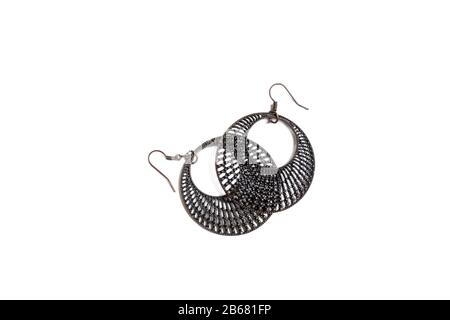 Grandi ed eleganti orecchini rotondi neri isolati su sfondo bianco Foto Stock