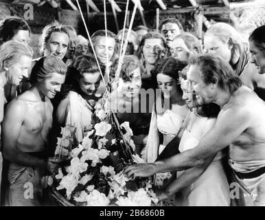 Eddie QUILLAN come Ellison MOVITA CASTANEDA come Tehani CLARK TIMPANO come Fletcher Christian e MAMO CLARK come Maimiti in MUTINY SULLA GENEROSA 1935 regista FRANK LLOYD libro Charles Nordhoff e James Norman Hall Metro Goldwyn Mayer Foto Stock