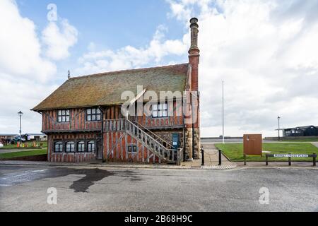 Il legno incorniciato Tudor Moot Hall o Municipio di Aldeburgh, Suffolk, Regno Unito, il 6 marzo 2020 Foto Stock