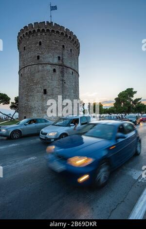 Torre Bianca a Salonicco al crepuscolo, Grecia, Balcani, Europa dell'Est Foto Stock