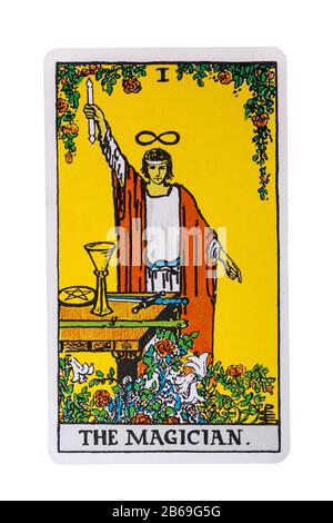 La carta del tarocco mago delle Rider Tarot Cards disegnata da Pamela Colman Smith sotto la supervisione di Arthur Edward Waite isolata su bianco Foto Stock
