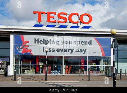 Supermercato Tesco a Market Weighton, East Yorkshire, Inghilterra Regno Unito Foto Stock