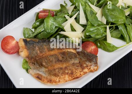 Filetto di pesce Dorado alla griglia Foto Stock