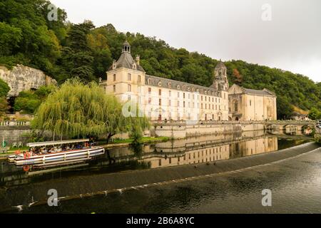 Brantôme en Périgord - Via Lemovicensis, antica via di pellegrinaggio per Santiago de Compostela, attraversa Brantôme. Foto Stock
