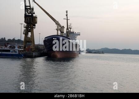 Port BLAIR, INDIA - 1 MARZO 2020: Chatham Island a Port Blair in India. Chatham Island si trova a 3 km a nord del centro di Port Blair. È collegato a Foto Stock