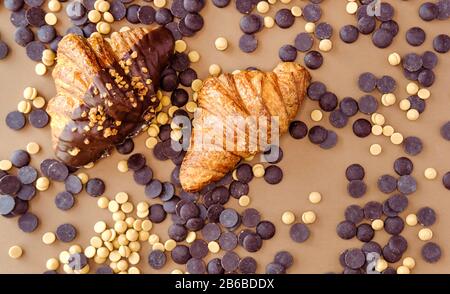 Croissant e cioccolato. Foto Stock