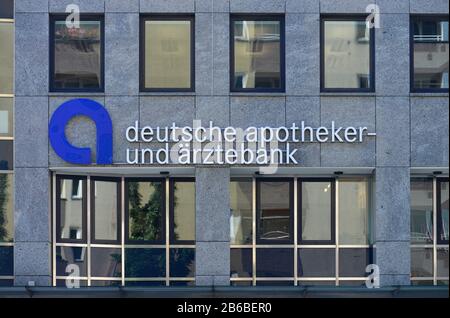 Deutsche Apotheker- und Aerztebank- apoBank, Kantstrasse, Charlottenburg di Berlino, Deutschland Foto Stock