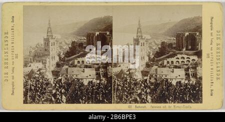 Bacharach e le rovine della cappella Werner, Bacharach Germania. Panorama mit der Werner-Kapelle (oggetto del titolo) That Rheinlande (oggetto del titolo della serie) Property Type: Stereo picture Item number: RP-F F13961 Iscrizioni / marchi: Number, recto, stampato: '132.' Produttore : fotografo: Sophus Williams (oggetto elencato) Luogo produzione: Bacharach, Datato: 1877 Materiale: Carta fotografica, cartone Tecnica: Albumina pressione dimensioni: Supporto secondario: H 86 mm × W 176 mm Oggetto: Vista della città in generale; 'Veduta'dale, rovina della valle della chiesa, monastero, ecc - QQ - piccola chiesa, cappella dove: Bacharach We Foto Stock