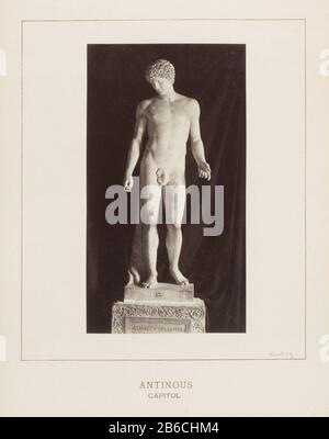 Parte dell'album con registrazioni di revisione dove: Condizioni e opere d'arte Roma. Produttore : fotografo: Anonymous place manufacturing : Musei Capitolini Dating: CA. 1860 - ca. 1900 caratteristiche Fisiche: Albumina materiale di stampa: Carta fotografica Tecnica: Albumina pressione dimensioni: Immagine: H 240 mm × W 132 mm Oggetto: Scultura, riproduzione di un pezzo di scultura giovane, adolescente Foto Stock