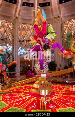 Le creazioni floreali all'hotel Wynn Palace a Macau Foto Stock