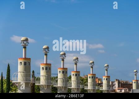 Colonne nel Parque de la Espana Industrial nel quartiere Sants, Barcellona. Foto Stock