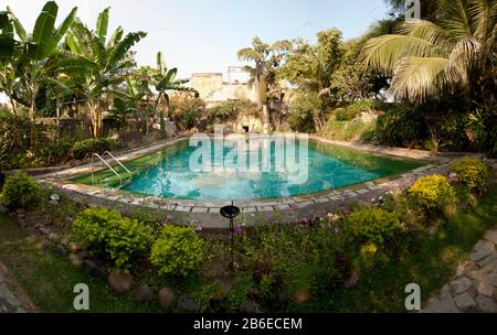 Piscina all'hotel di un forte, Ahilya Fort, Maheshwar, Khargone, Madhya Pradesh, India Foto Stock