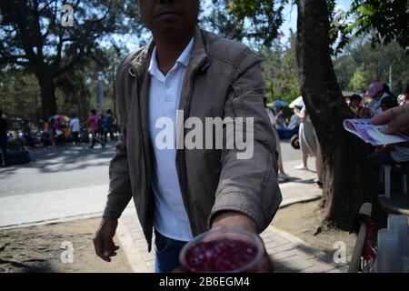 Fornitore Di Vecchio Uomo Foto Stock