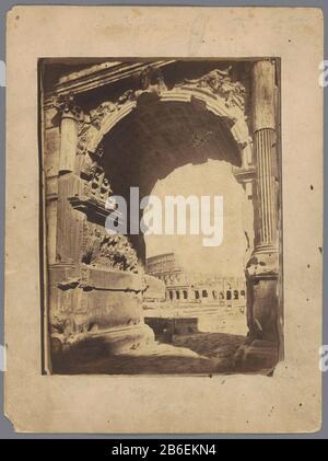 Arco di Tito nel Foro Romano di Roma, sullo sfondo del Colosseo Arco di Tito nel Foro Romano di Roma, sullo sfondo l'Oggetto Colosseo tipo : immagine numero articolo: RP-F 00-2816 Iscrizioni / marchi: Marchio del collezionista, verso, stampato: Lugt 3937 Produttore : fotografo: Gustave Eugène Chauffourier (attribuito a) Fabbricazione Di Luoghi: Forum Romanum Dating: CA. 1875 - ca. 1900 Materiale: Carta Tecnica: Albume dimensioni di stampa: Foto: H 238 mm × W 183 mm Oggetto: Arco trionfale Foto Stock