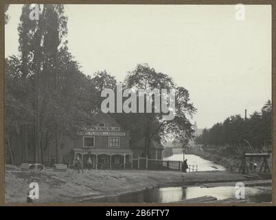 Parte dell'album con foto di Amsterdam e omge. Produttore : fotografo: Anonimo luogo fabbricazione: Amsterdam Data: CA. 1910 - ca. 1930 caratteristiche Fisiche: Gelatina argento stampa materiale: Carta fotografica Tecnica: Gelatina argento stampa dimensioni: H 129 mm × W 173 mm Oggetto: Albergo, locanda Foto Stock