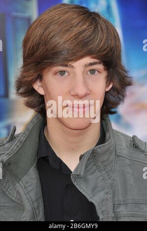 Jimmy Bennett alla prima mondiale di "ars Needs Moms 3D", tenutasi presso l'El Capitan Theater di Hollywood, California. L'evento si è svolto domenica 6 marzo 2011. Photo by: SBM / PictureLux Tutti i diritti riservati - file Reference No.33984-522SBMPLX Foto Stock