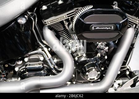 Bordeaux , Aquitaine / France - 02 11 2020 : logo Harley Davidson su motore moto noi segno marchio Foto Stock
