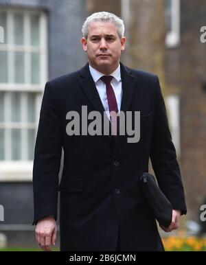 Segretario principale del Tesoro Stephen Barclay a Downing Street dopo una riunione del gabinetto davanti al bilancio. Foto Stock