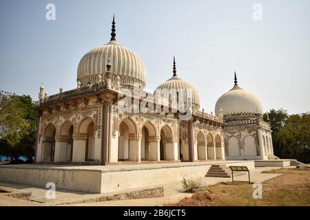 Antica 400 anni vecchio Sultano sette Qutub Shahi Rulers di Hyderabad sette tombe Stock Fotografia immagine Foto Stock