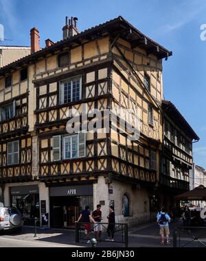 Francia, Ain departement, Auvergne - Rhone - Alpes région. Bourg-en- Bresse , bella casa a graticcio di1496, la residenza Hugon in via Gambetta Foto Stock