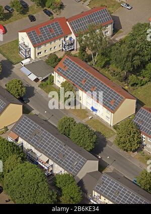 Edifici residenziali con tetto fotovoltaico in Bottrop, vista aerea, 09.05.2011, Germania, Renania Settentrionale-Vestfalia, Ruhr Area, Bottrop Foto Stock