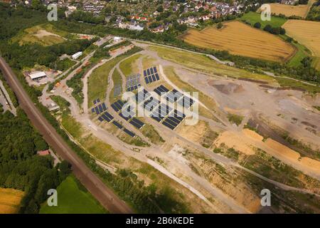 , scarico Kornharten pannelli solari a Bochum, 09.07.2011, vista aerea, Germania, Nord Reno-Westfalia, Ruhr Area, Bochum Foto Stock