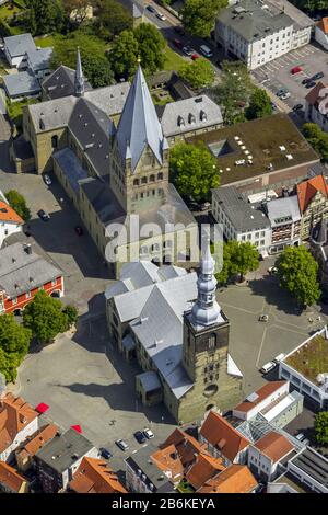 , centro della città di Soest con la cattedrale di San Patrokli e la chiesa di San Petri, vista aerea, 20.05.2014, Germania, Renania Settentrionale-Vestfalia, Soest Foto Stock