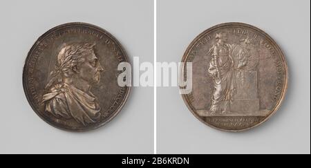 Centenario del Collegium Medicum di Berlino in onore di Federico II, la grande penning Zilveren. Voorzijde: Borststuk uomo incontrato lauwerkrans binnen omschrift. Keerzijde: Vrouw met slang om ARM gekronkeld en spiegel [?] in mano houdt portretmedaillon, omhangen met bladerloof op een voetstuk binnen omschrift; afsnede: Opschrift fabbricante : Daniel Friedrich LoosPlats fabbricazione: Berlijn dating: 1785 Materiale: Zilniek: An dimensioni cm: 2. × g 27,64 gr Data: 1685-11-12 - 1785-11-12 Foto Stock