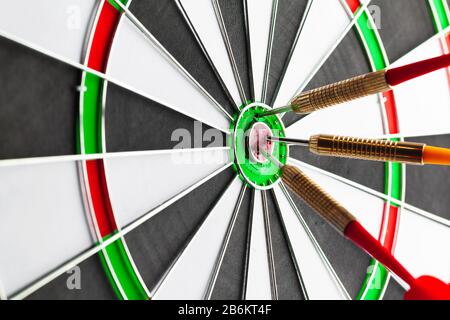 dartboard business success concept close up. foto creativa. Foto Stock