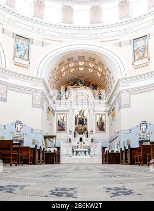 24 MARZO 2017, VIENNA, AUSTRIA: Interno della Chiesa di San Carlo Borromeo sul Cimitero Centrale di Vienna Foto Stock