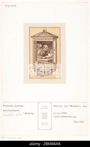 Ex libris van Gustav Drobner ex libris Gustav Drobner Oggetto tipo : stampa libreria numero articolo: RP-P-2015-26-1751 Iscrizioni / marchi: Collector's mark, vero, stampato: Lugt 2228annotatie, vero, scritto in penna, 'Hermann Feldmann / Niemcy 'Descrizione: Vecchio uomo dietro un tavolo, leggendo un libro. In cornice architettonica costituita da un tetto, e una finestra con persiane ripiegate. Sotto il tetto del testo: 'Ein gutes buch - il miglior Freund'. Produttore : stampatore Hermann Feldmann (edificio elencato), progettato da Hermann Feldmann (edificio elencato) Datato: 1897 caratteristiche Fisiche: Litgr Foto Stock