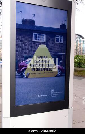 Sheffield, Regno Unito. 11th marzo 2020. Cartelloni della campagna di bloccaggio auto non tassati a Sheffield. Credito: Alamy Live News Foto Stock