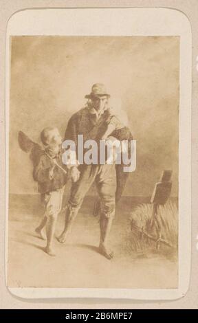 Onderdeel van Fotoalbum ha incontrato 16 cartes-de-visite van vrouwenfiguren uit het werk van J.W. von Goethe. Produttore : fotograaf: Anoniemnaar prent van: Anoniemnaar schilderij van: Jozef IsraëlsPlaats prodotto: Amsterdam Dating: CA. 1860 - ca. 1890 Kenmerken Fisico: Albuminedruk Materiale: Papier fotopapier karton Techniek: Albuminedruk dimensioni: Foto: H 69 mm × b 47 mm Oggetto: Padre e figlio(ren), uomo e bambino(ren) (gruppo familiare)vedovo Foto Stock