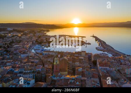 Francia, vista aerea del porto di St Tropez Foto Stock