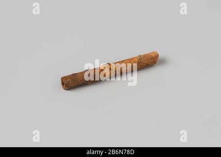 Tubo, stelo; frammento. Produttore : anoniemPlats fabbricante: Nederland datazione: 1700 - in di voor 13-ago-1743 Materiale: Pijpaarde dimensioni: L 5 cm. × d 0,7 cm. Date: 1743-08-13 - 1743-08-13 Foto Stock