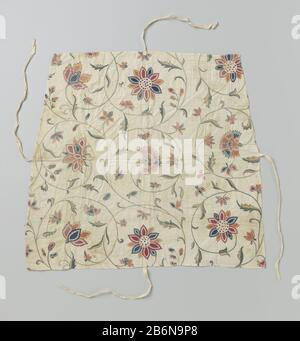 Fragment van een sprei van oosterse textiel met borduurwerk Fragment van een veelkleurig getamboerede Indo-Perzische sprei, versierd met voluten enbloemen. Vermaakt tot een trapeziumvormige stoelovertrek. Met een aangenaaid linnen bandje op het midden der vier zijden. Produttore : Plats fabbricante: Voor-Indië industria di Incontri: 1690 - 1710 Materiale: Katoen zijde Techniek: Sven / borduren / tamboeren dimensioni: H 57,0 cm. × b 51,0 cm. Foto Stock