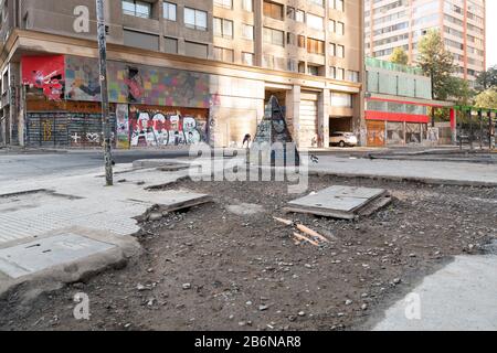 Santiago, Cile - 01 Marzo 2020: La Distruzione Della Zona Zero. Foto Stock
