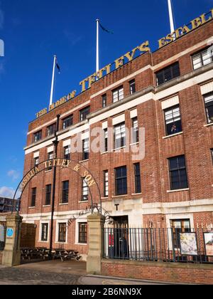 Il centro Tetley per l'arte contemporanea nella sede art deco dell'antica fabbrica di birra Tetley a Leeds West Yorkshire England Foto Stock