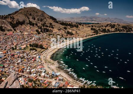 Vista panoramica sul lago Titicaca Copacabana, Bolivia Foto Stock